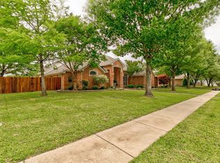 5611 Mulberry Ln, Midlothian, TX 76065