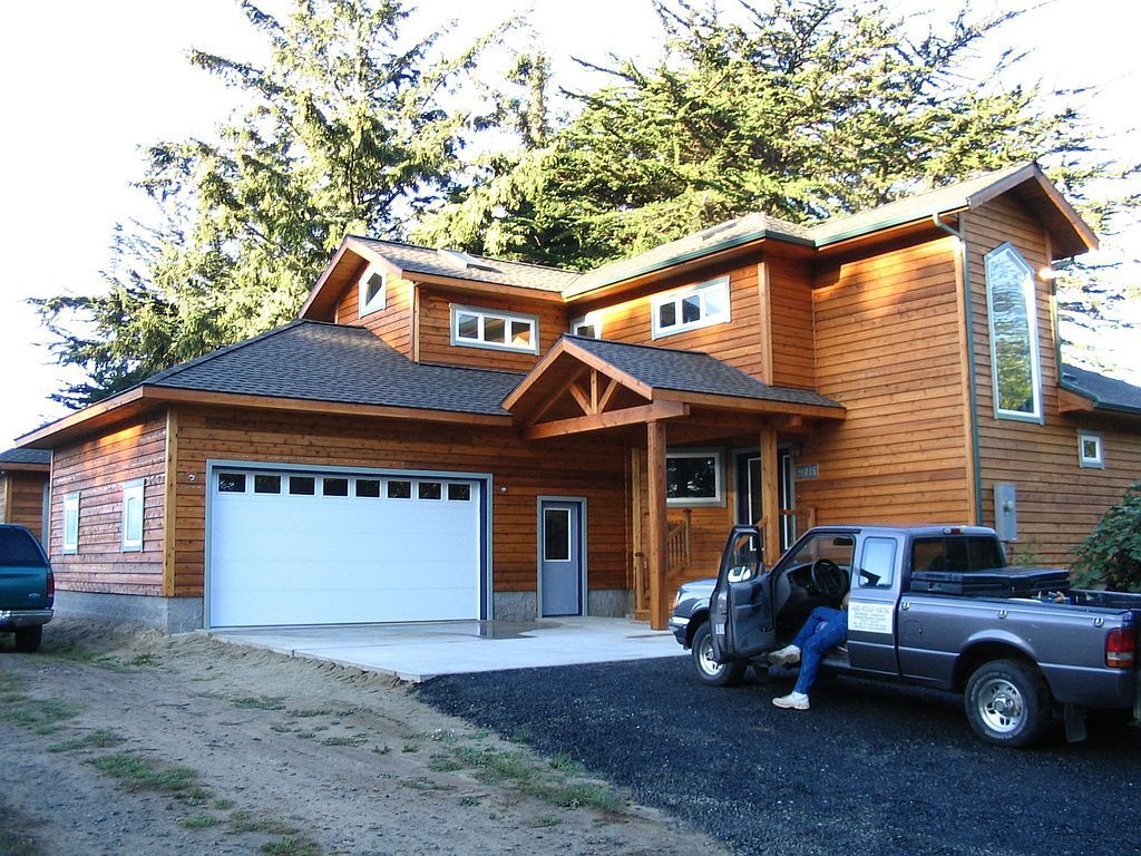 215 13th St SW - Property Image