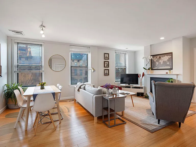 Deacon Court - 1661 Washington Street — Photo 176