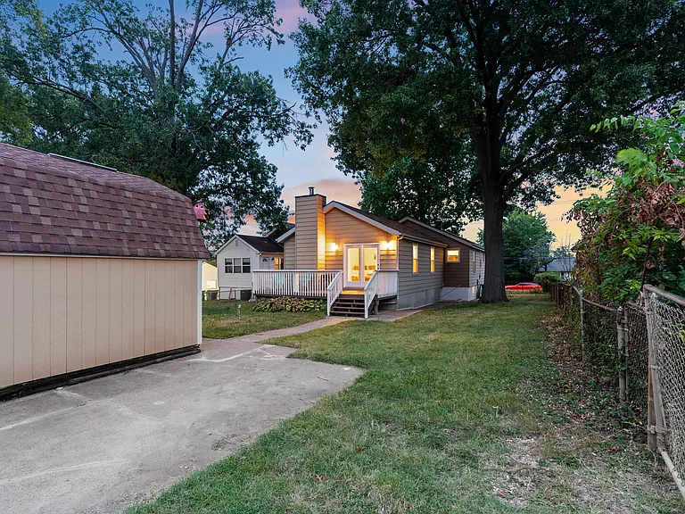 2415 Telegraph Rd — Photo 37