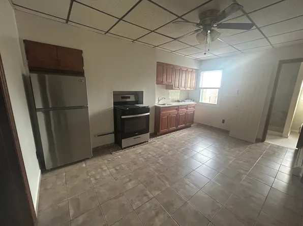 428 New York Avenue image 1 of 8