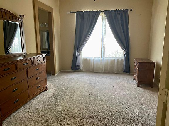 4th image of 2284 W Olive Way