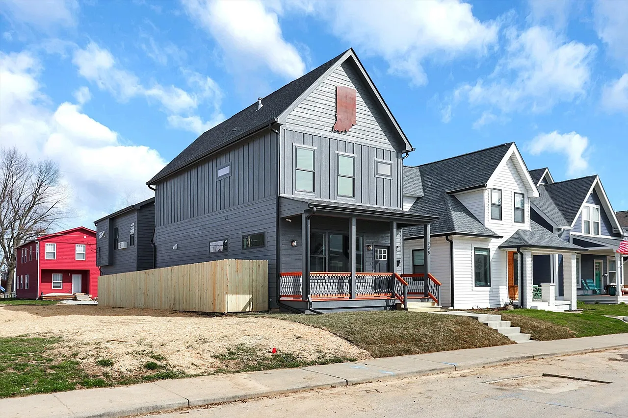 738 Terrace Ave — Photo 3