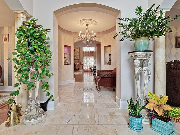 2nd image of 408 Diana Ct