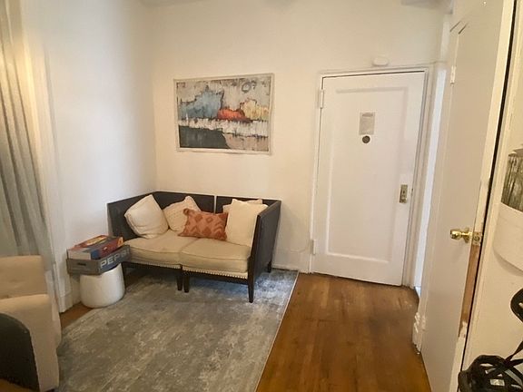 5th image of 200 W 14th St APT 2E