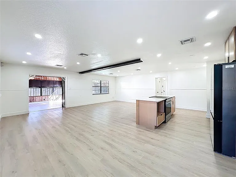 3463 Arnel Dr — Photo 5