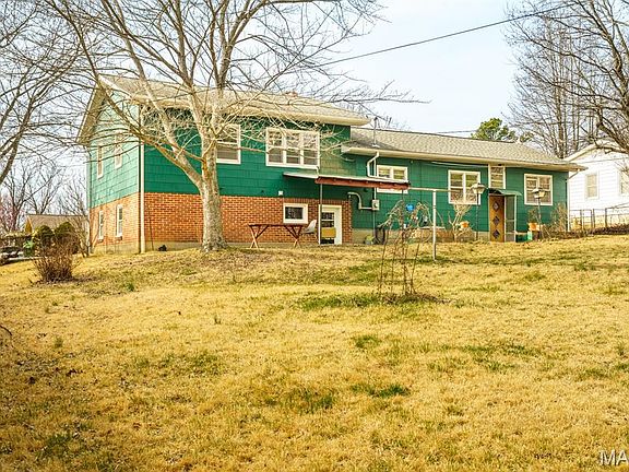 4th image of 211 S Adrian Ave