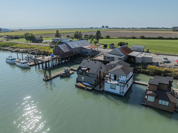 4th image of 3550 Westham Island Rd #12