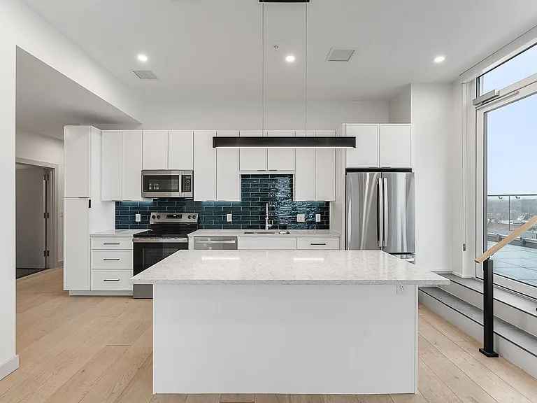 Bank Street Apartments at Burlington Square — Photo 54