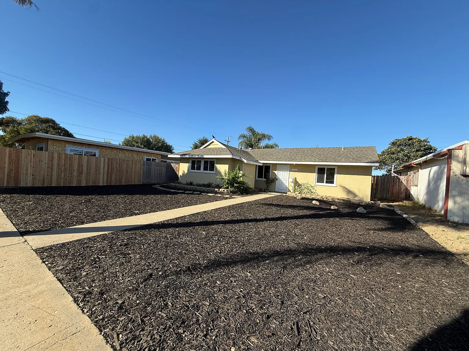 Beautifully Renovated 4-Bedroom, 2 Bathroom Home — Photo 1