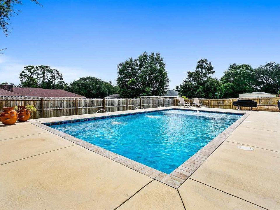 1st image of 691 Shiloh Dr
