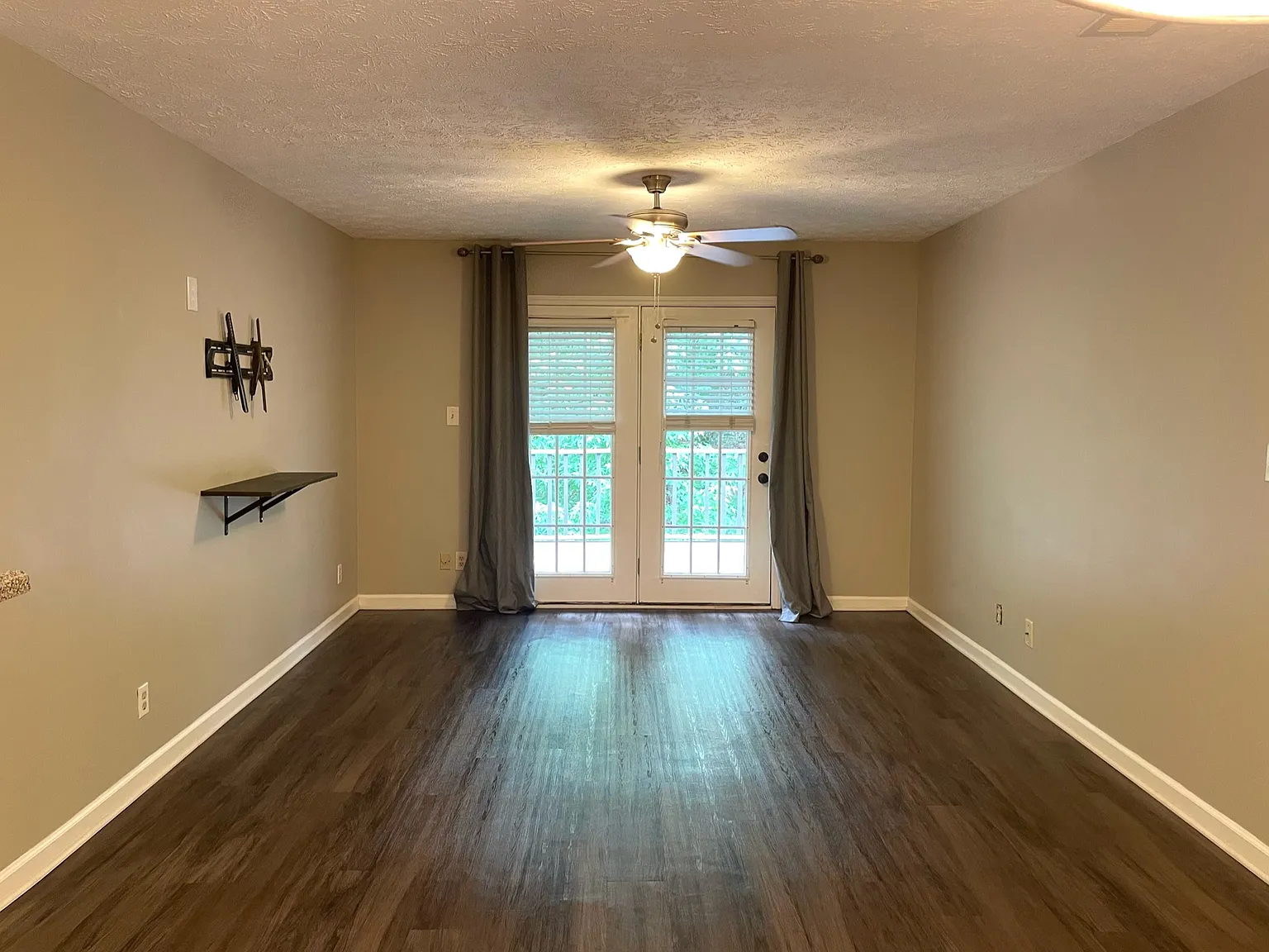 3 bed, 1152 sqft, $1,600 — Photo 4