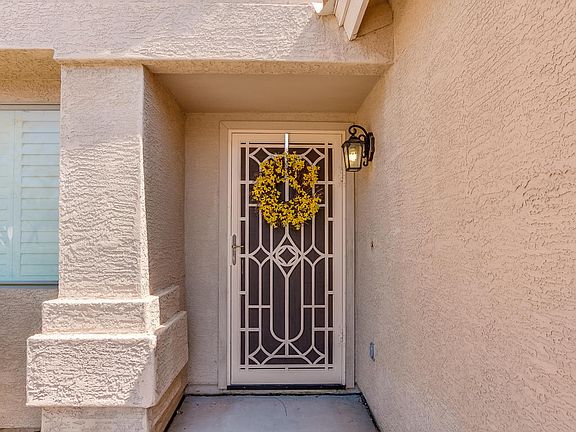 5th image of 13830 W Elm St