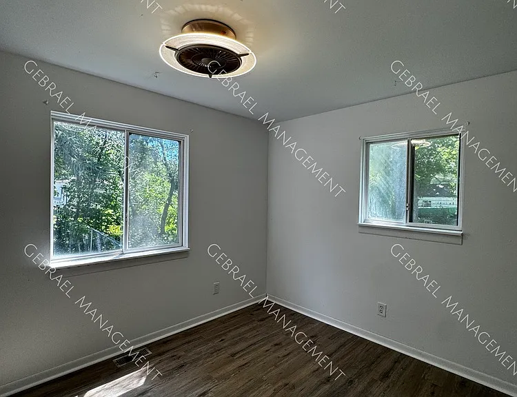 2310 Thom St — Photo 15