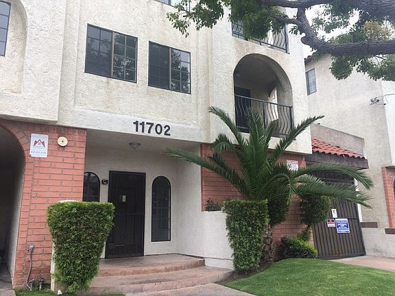 5th image of 11702 York Ave #1