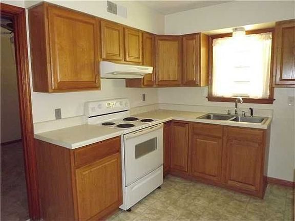 5th image of 4878 Juana Dr
