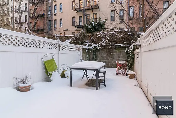 Rented by Bond New York | media 5