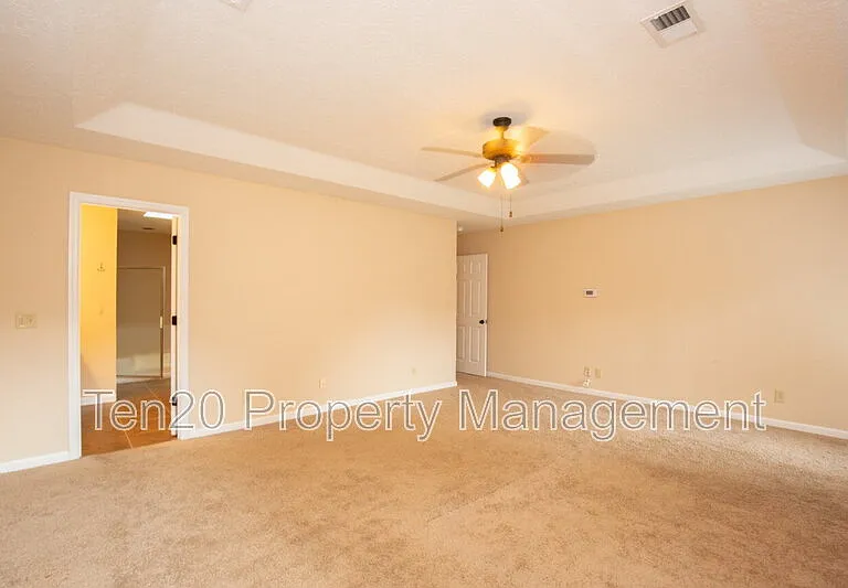 11 Leah Ct — Photo 4