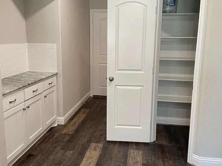 6810 Jade Dr — Photo 8