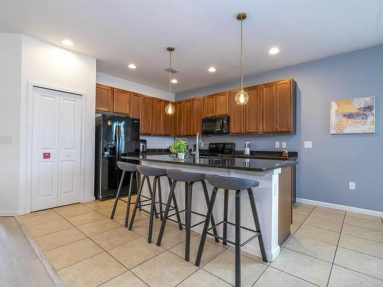 280 Ballo Dr — Photo 8
