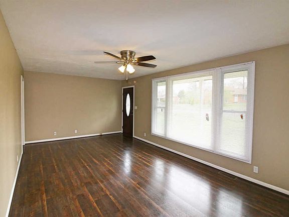 5th image of 207 Charlemagne Blvd