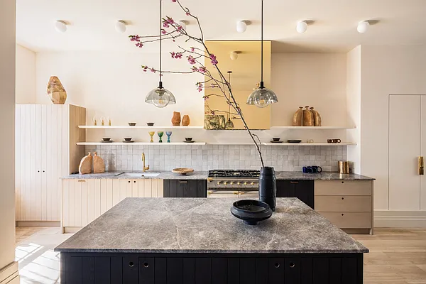 Sold by Compass | media 2