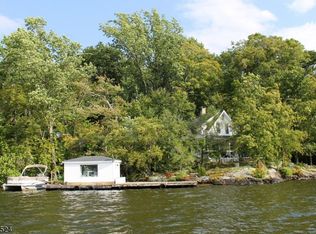 56 Raccoon Island Rd, Lake Hopatcong, NJ 07849