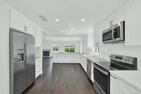 332 Serrano Ct — Photo 3
