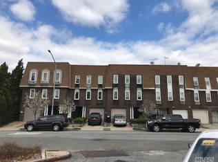 21401 Waters Edge Dr #2, Bayside, NY 11360