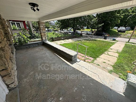 5th image of 3623 Wabash Ave