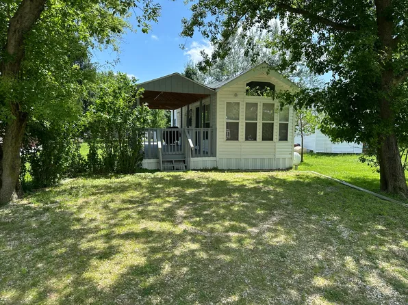 28-67 Woodhaven Lakes, Sublette, IL 61367