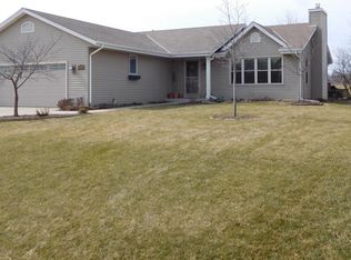 6714 Bobolink Rd, Racine, WI 53402