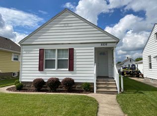 2232 W Locust St, Davenport, IA 52804