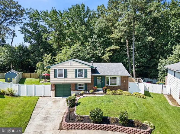 129 Dunsinane Dr, New Castle, DE 19720