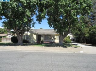 240 S A St, Tulare, CA 93274