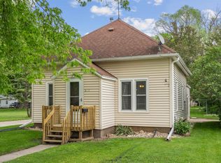 613 3rd Ave SW, Oelwein, IA 50662
