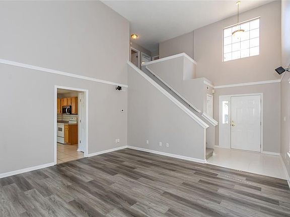 3rd image of 6303 Kings Canyon Dr