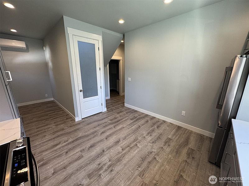 5th image of 726 Reiten Road