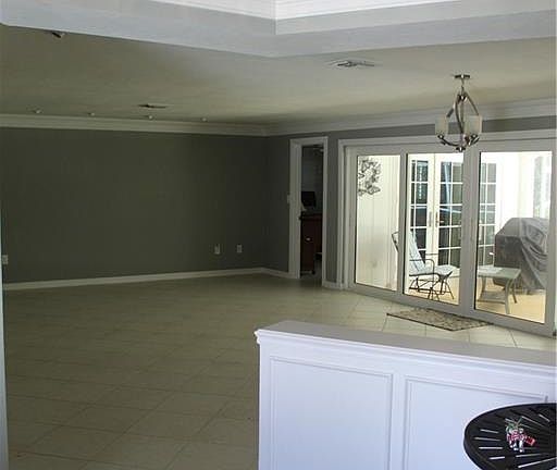 5th image of 606 Park Shore DR