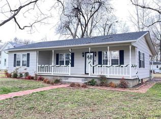 221 Mulberry St, Chetopa, KS 67336