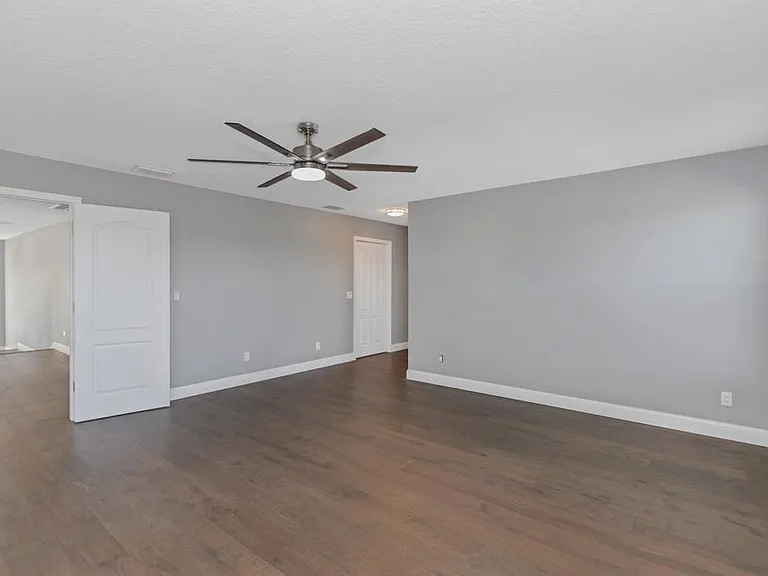 20058 Nob Oak Ave — Photo 26