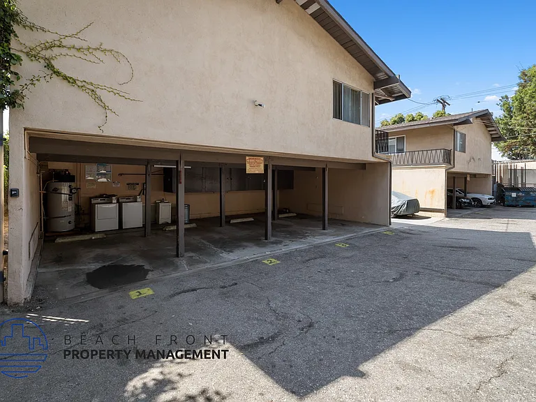745-747 Venice Way — Photo 12