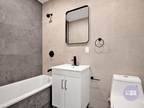 4th image of 1709 Park Pl #2F