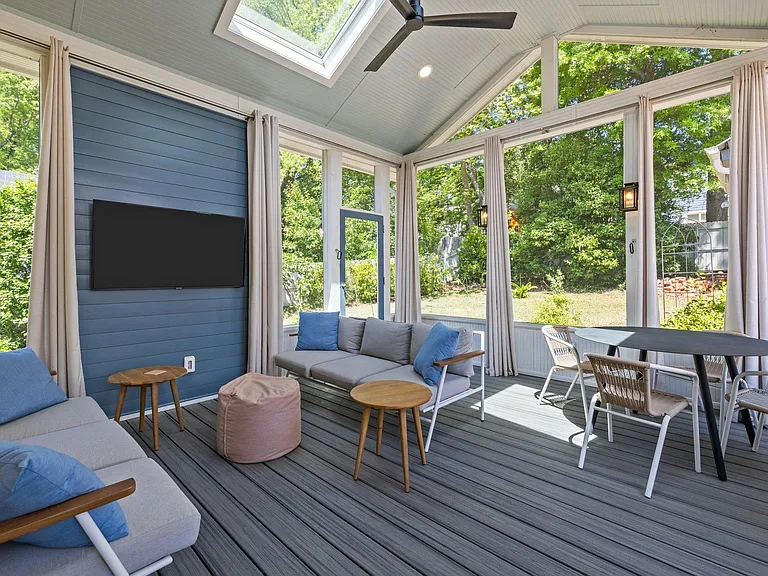 505 Mallard Ave — Photo 2