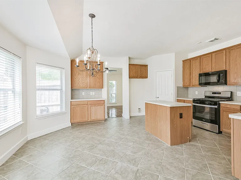 7 Heron Hollow Ct — Photo 13