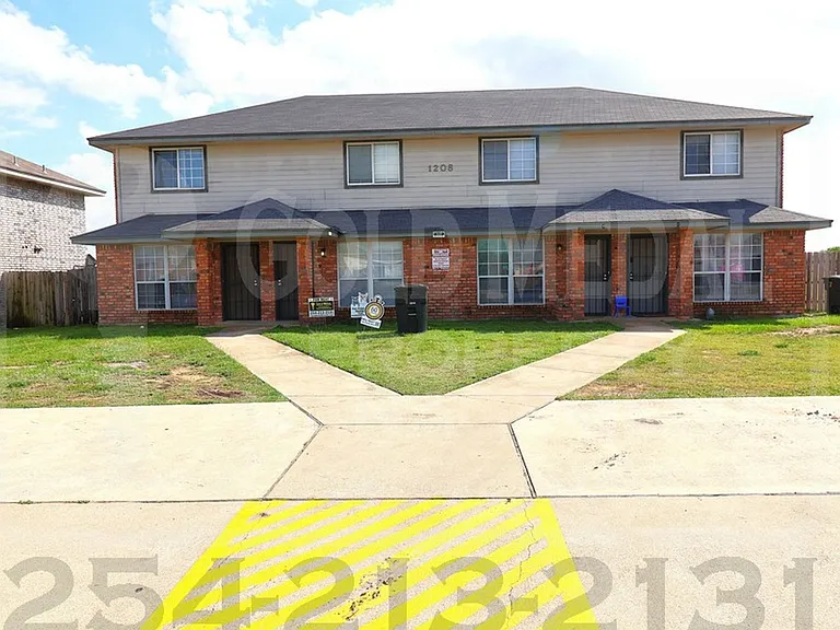 1208 Industrial Blvd — Photo 1