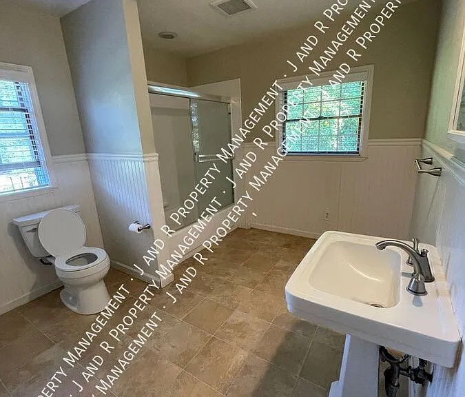 13589 River Rd — Photo 11