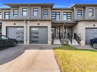 34 Wilkinson Ave, Cambridge, ON N1S0C5