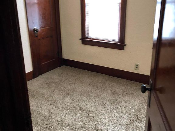 2nd image of 804 N Lincoln Ave