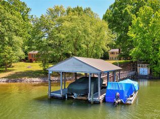 7490 Stonewall St, Sherrills Ford, NC 28673